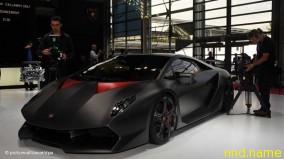 Lamborghini благодаря использованию карбона, снизил вес на тонну