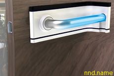 Дверная ручка с ультрафиолетовой лампой для стерилизации рук