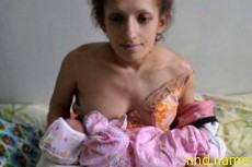 Мария Украинец стала самой маленькой матерью в мире