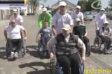 Инвалиды-колясочники проехались по улицам Витебска