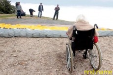 Пегги Макэлпайн: Из инвалидной коляски в небо