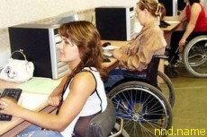Людей с инвалидностью учат открывать бизнес на дому