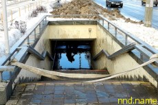 Подземный переход для инвалидов по зрению затопило водой