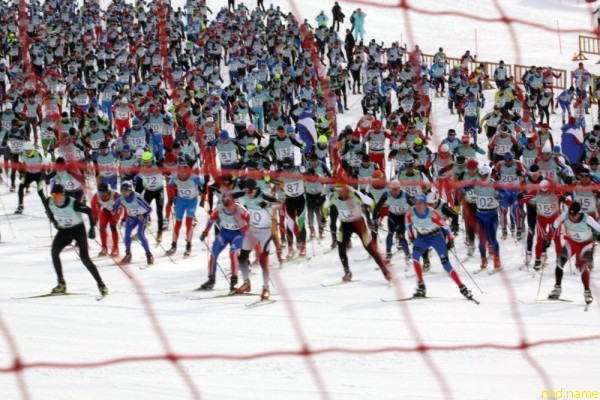 Героем мурманского лыжного марафона стал спортсмен без рук