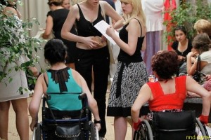 Модельеры одежды для инвалидов обсудили в Москве пути развития отрасли