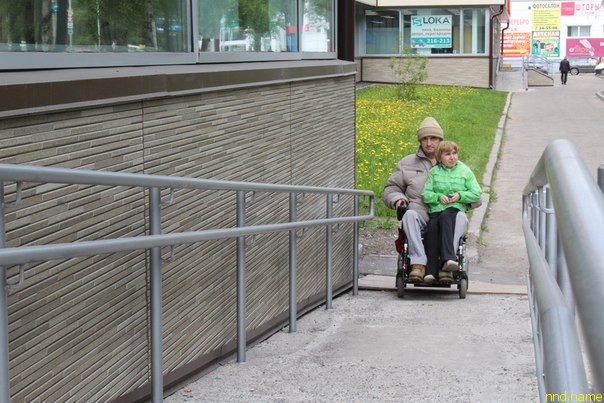 За закрытыми дверями: как жить в городе, если ты в инвалидной коляске