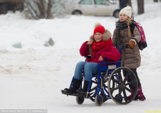 Томичи устроили «забег» на колясках в поддержку инвалидов