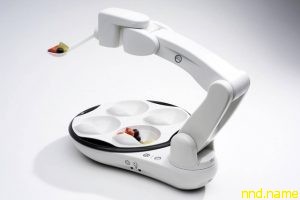Робот Obi поможет инвалидам принимать пищу