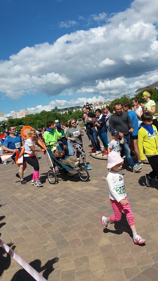 27 мая в Лошицком парке Минска бегали и улыбались