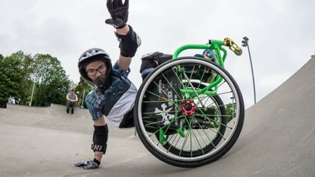 Британка Лили Райс Сальто на коляске: это правда возможно?