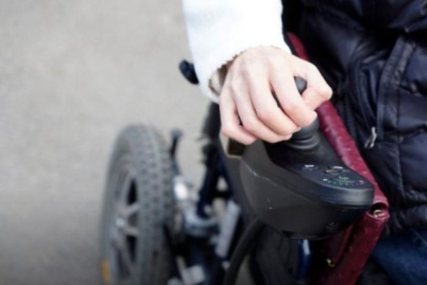 В Чувашии инвалида-колясочника переселили на третий этаж дома без лифта