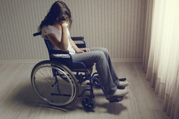 Женщине пришлось сражаться с брянскими чиновниками за инвалидное кресло