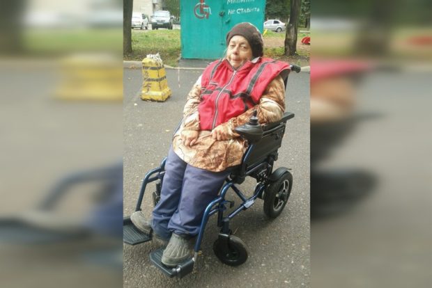 Уфимцы подарили женщине-инвалиду коляску с электроприводом