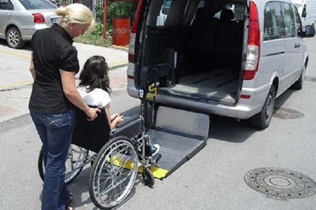 В городе Оби появилось бесплатное социальное такси для инвалидов