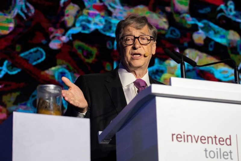 Билл Гейтс спустил в туалет будущего более $200 миллионов