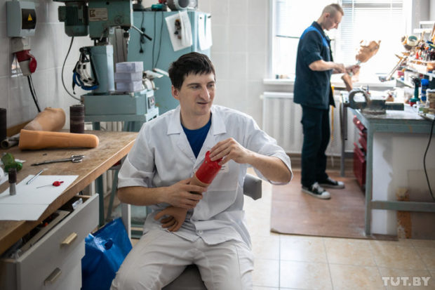Инженер-протезист Белорусского протезно-ортопедического восстановительного центра Алексей Шайбак