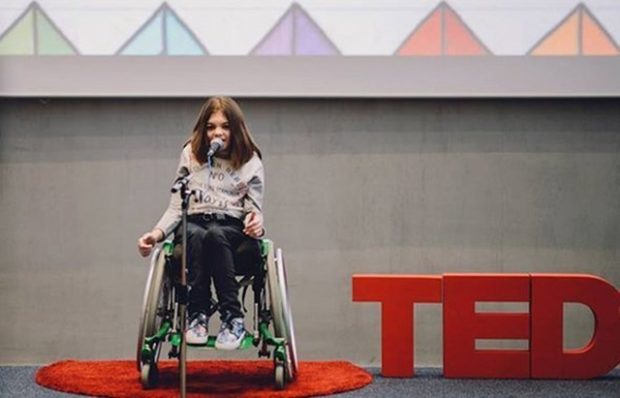 17-летняя Дженнет Базарова меняет отношение к людям с инвалидностью