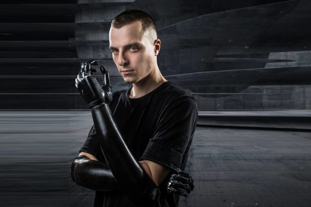 Константин Дебликов - Парень с бионическими руками