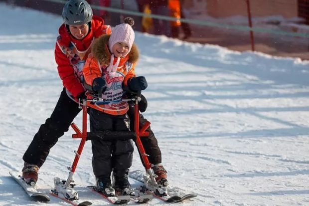 В Сочи начались бесплатные горнолыжные занятия для детей-инвалидов