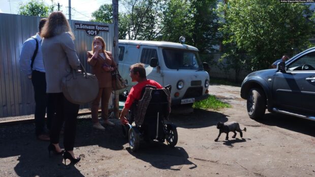 Не прошло и года: Антон Кайнов получил коляски "от Минниханова"