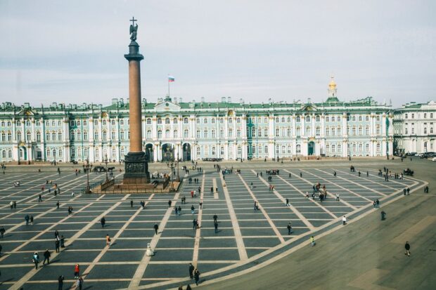 Петербург выделил деньги на трудоустройство