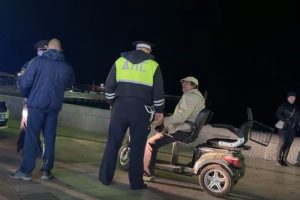 На набережной Ялты инвалид на трицикле сбил девушку