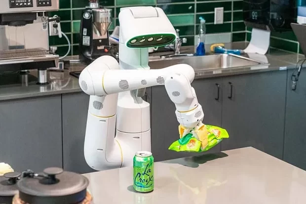 Робот от Google, выполняет сложные голосовые команды