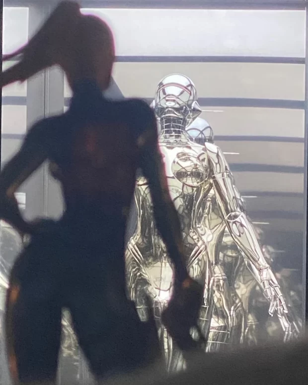 Илон Маск представил робота-гуманоида Optimus, который станцевал перед присутствующими