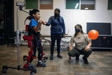 Робо-костюм дает парализованным детям возможность ходить