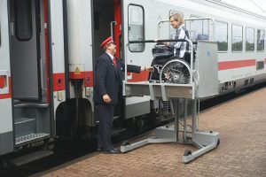 Посадка маломобильных пассажиров в пригородные поезда