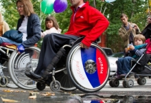 Прогулка на инвалидных колясках – Москва 2011