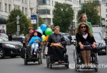 Прогулка на инвалидных колясках – Москва 2011